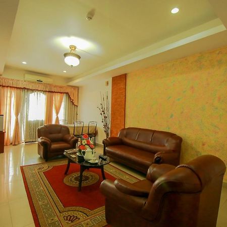 Hotel Meadows International Kizhake Chalakudi Екстер'єр фото